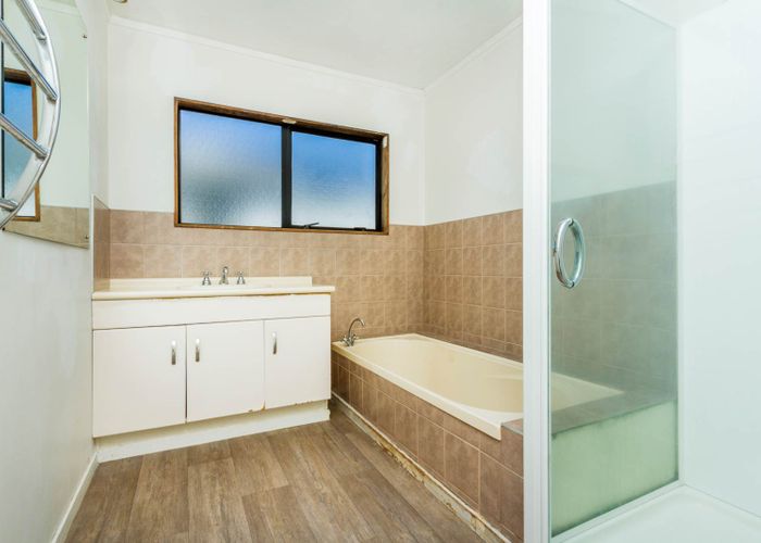  at 1/38 Nor'East Drive, Northcross, Auckland