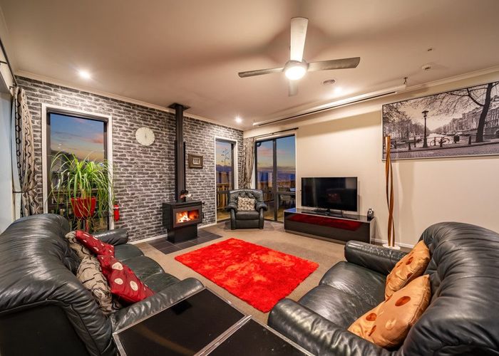  at 27 Percy Kinsman Crescent, Riverstone Terraces, Upper Hutt