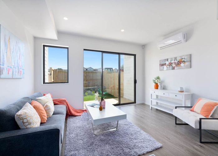  at 2/10 Becker Drive, Weymouth, Auckland