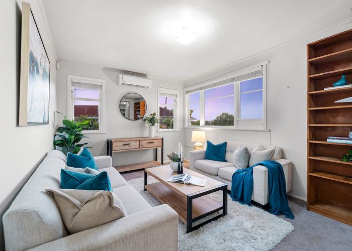  at 1/50 Sylvan Avenue, Northcote, Auckland