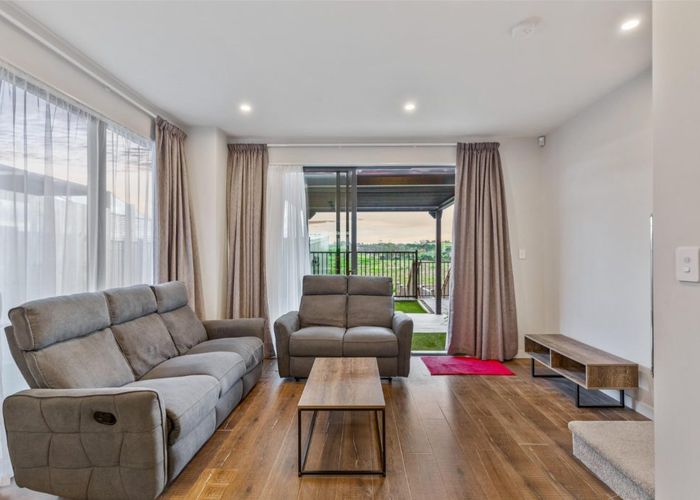  at 102 Tarapuka Road, Westgate, Auckland