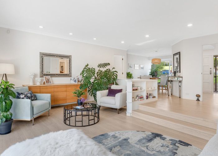  at 2/67 Simmental Crescent, Somerville, Manukau