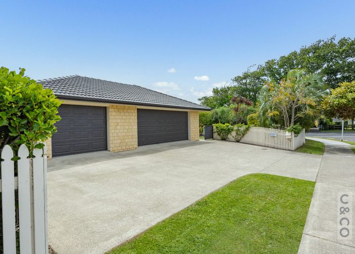  at 2 Orchard Lane, Huapai, Kumeu