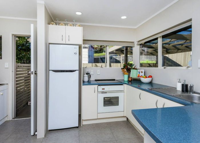  at 1/25 Mayall Avenue, Beach Haven, North Shore City, Auckland