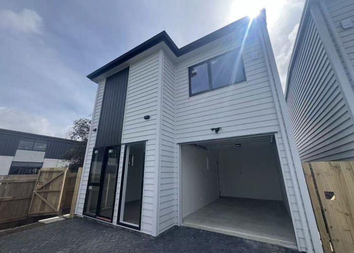  at 2/5  Calthorp Close, Favona, Manukau City, Auckland