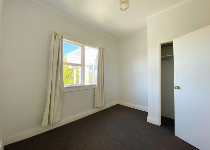  at 1/28 Rangitoto Terrace, Milford, North Shore City, Auckland