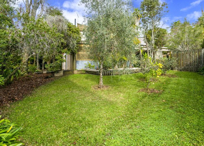  at 6 Serrata Place, Browns Bay, Auckland