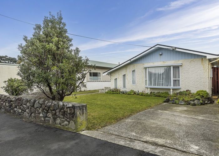Free property data for 96 Apu Crescent, Lyall Bay, Wellington homes.co.nz