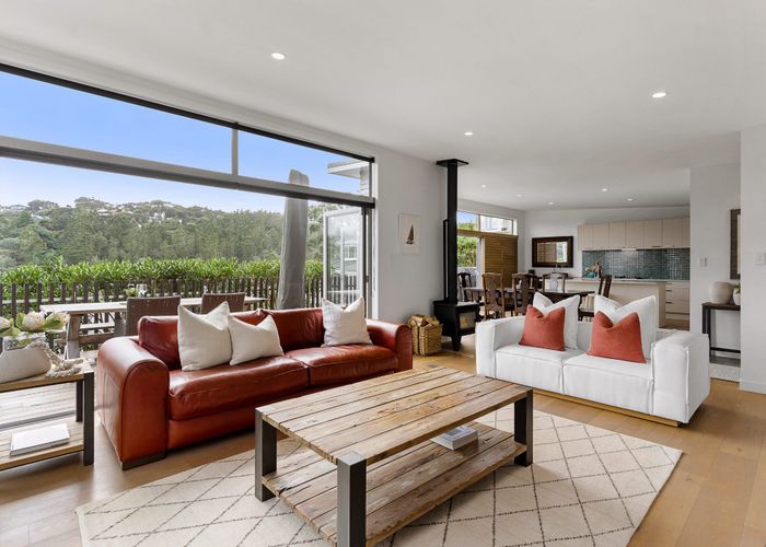  at 99 Island Bay Road, Beach Haven, Auckland