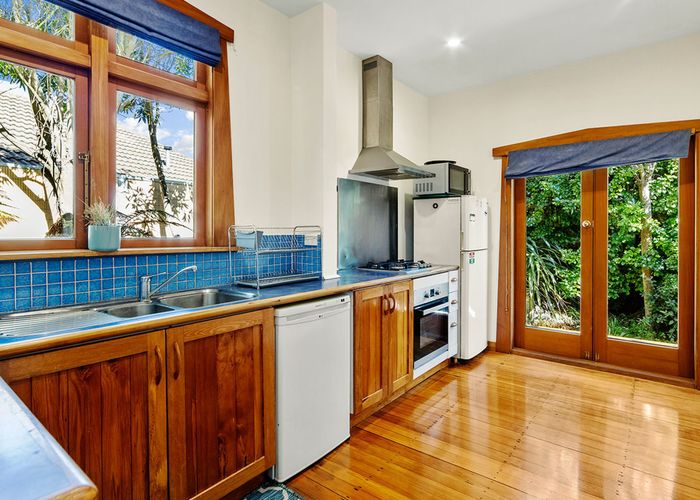 at 2/23 Fifield Terrace, Waltham, Christchurch