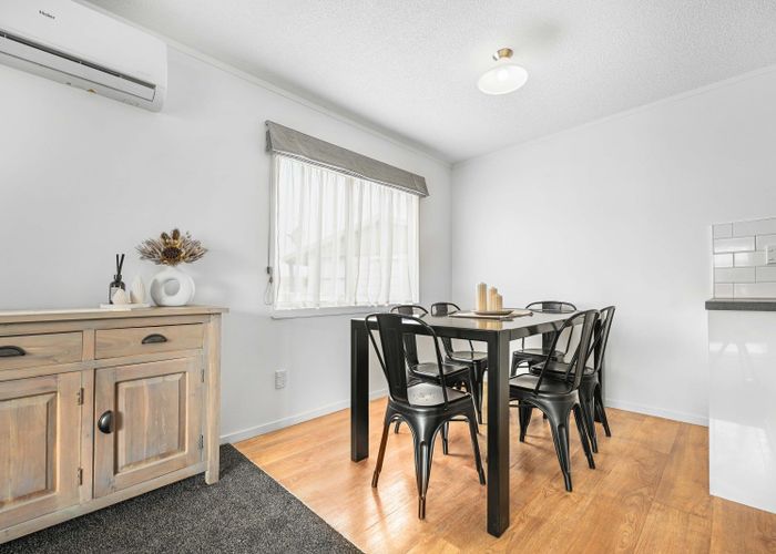  at 27 Purcell Place, Melville, Hamilton