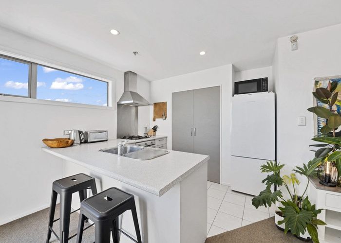  at 2/9 Cameron Street, Sydenham, Christchurch City, Canterbury