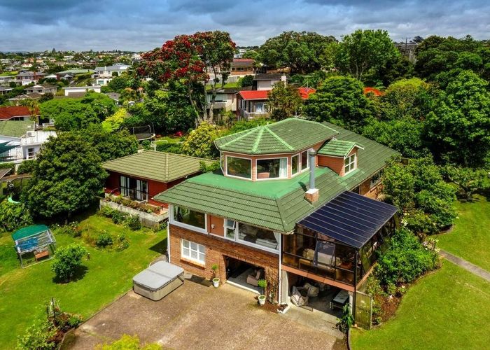  at 92 Raleigh Road, Northcote, North Shore City, Auckland