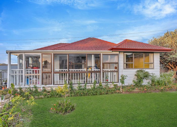  at 37 Darnell Crescent, Clover Park, Auckland