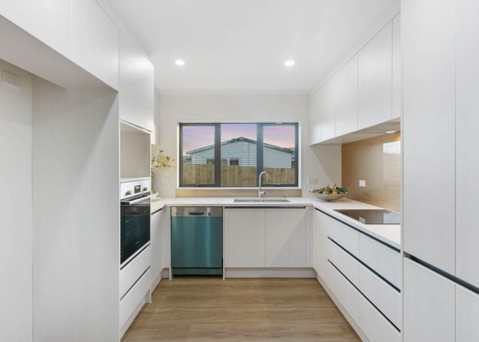  at 52D Orams Road, Hillpark, Auckland