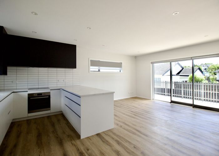  at 6/94 Target Road, Totara Vale, North Shore City, Auckland