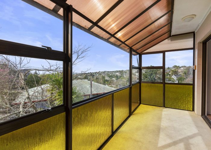  at 2/90 Browns Bay Road, Rothesay Bay, Auckland