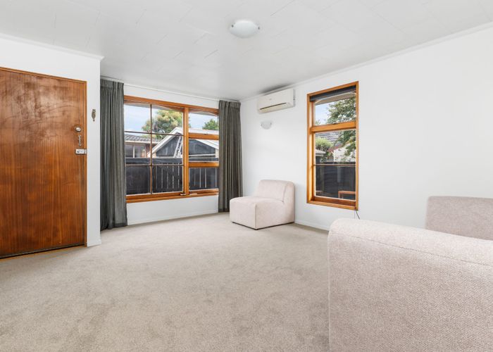  at 2/164 Avonhead Road, Avonhead, Christchurch City, Canterbury