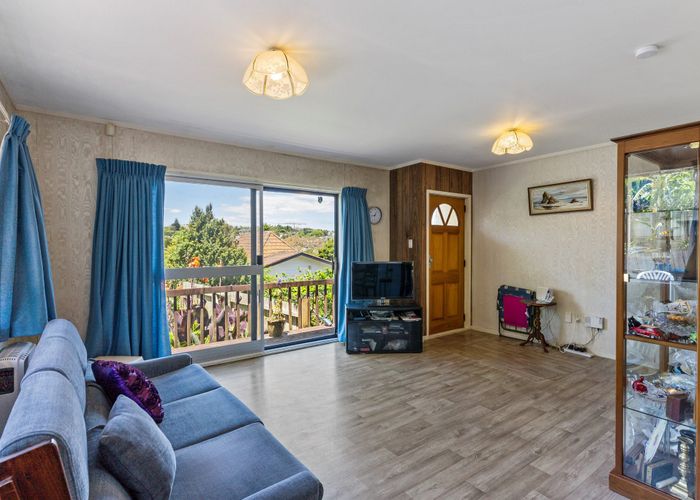  at 2/63 John Downs Drive, Browns Bay, Auckland