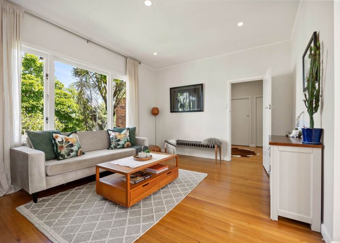  at 7 Bromley Place, Glen Innes, Auckland City, Auckland