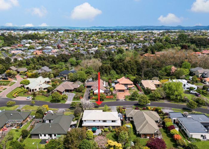  at 5 Fernwater Place, Flagstaff, Hamilton