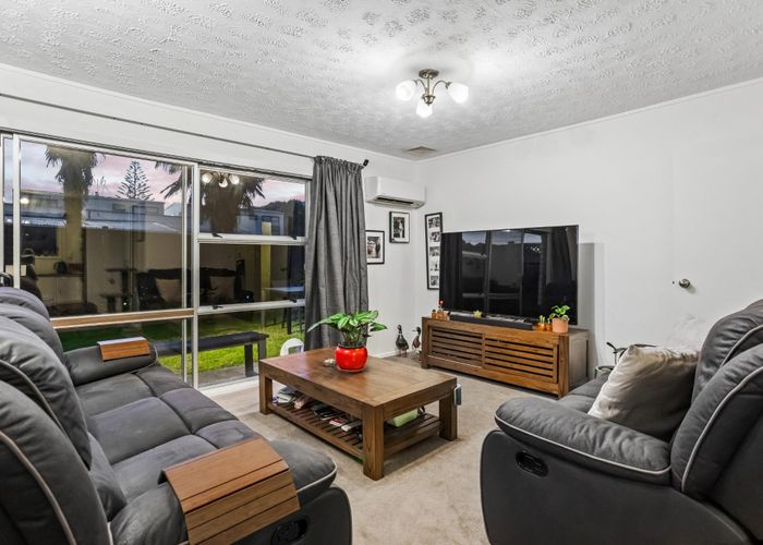  at 2/29 Garelja Road, Henderson, Waitakere City, Auckland
