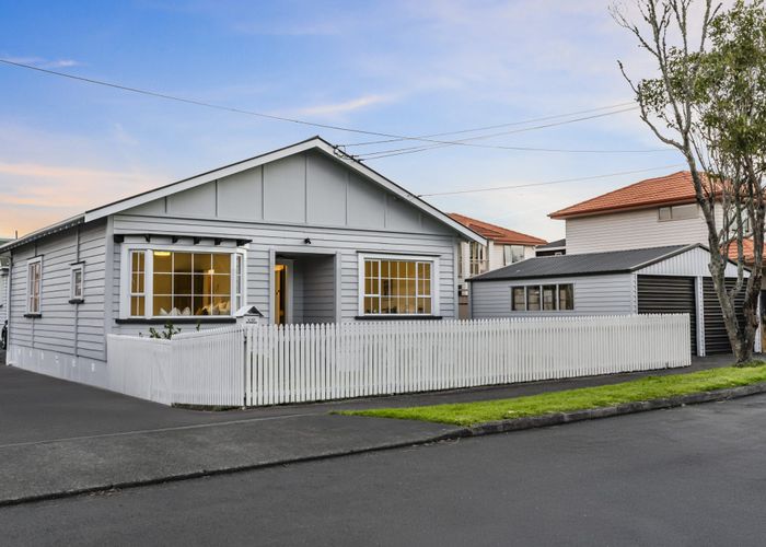  at 1/137 Abbotts Way, Remuera, Auckland