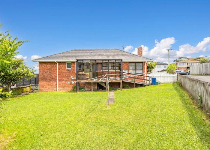  at 2/1 Meadowvale Avenue, Forrest Hill, North Shore City, Auckland