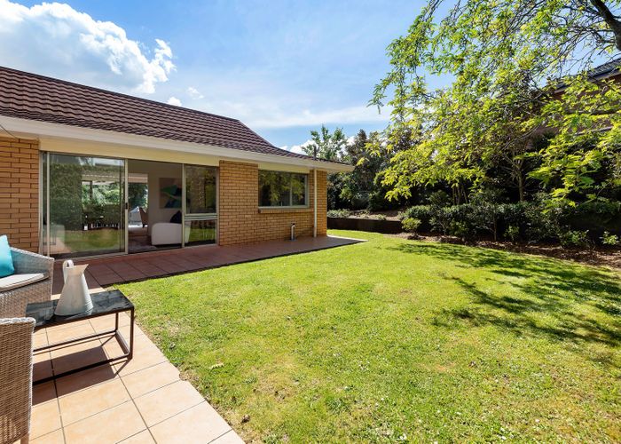  at 7 Peart View, Saint Johns, Auckland