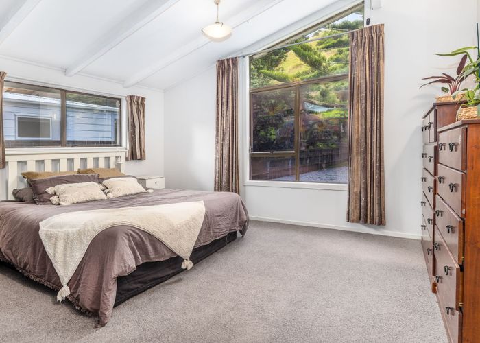  at 220 MAIN RD South, RAUMATI, PARAPARAUMU