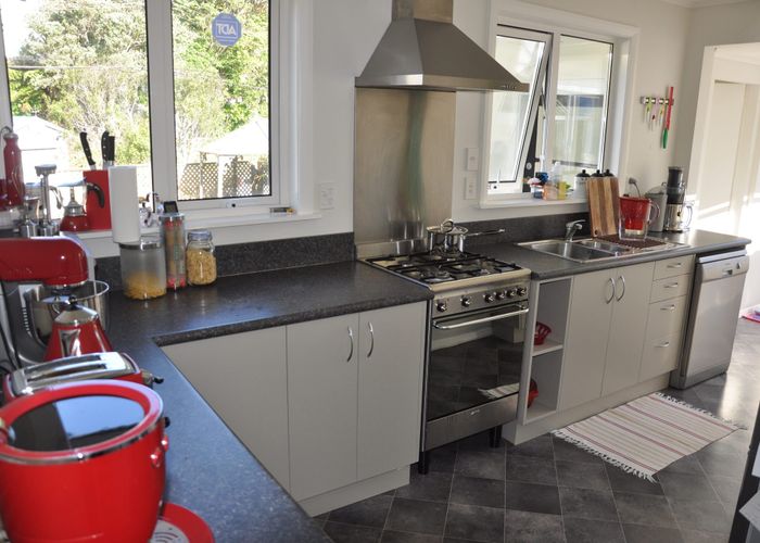  at 122 Donald Street, Karori, Wellington