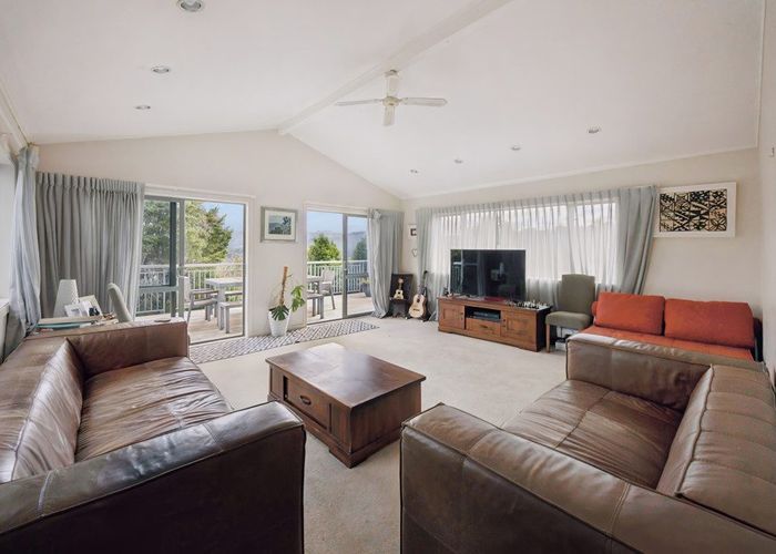  at 3 Grendon Road, Titirangi, Auckland