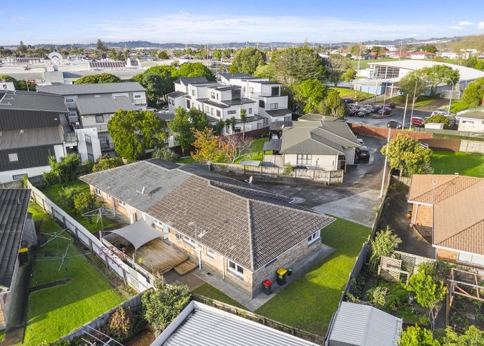  at 1/18B Oakland Avenue, Papatoetoe, Manukau City, Auckland