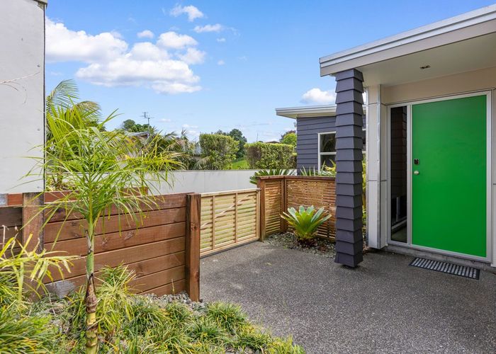  at 10E Long Place, Frankleigh Park, New Plymouth