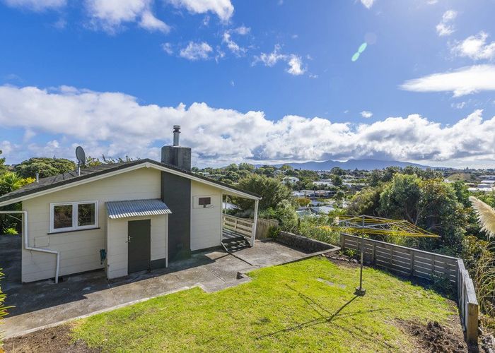  at 16 Hillcrest Road, Raumati South, Kapiti Coast, Wellington