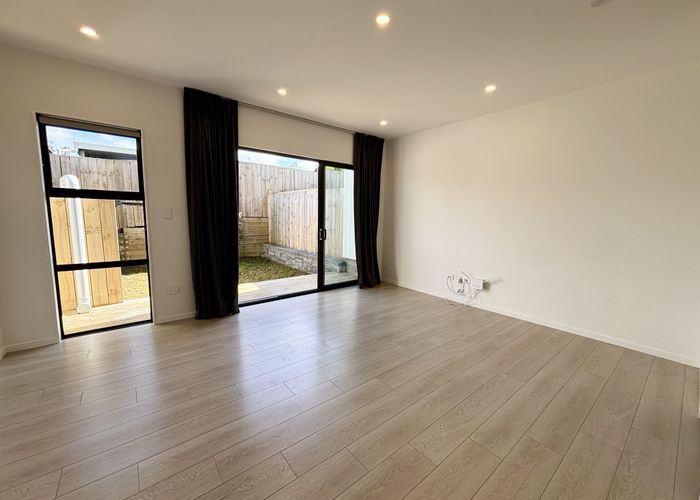  at 4/25 Abbotleigh Ave, Te Atatu Peninsula, Waitakere City, Auckland