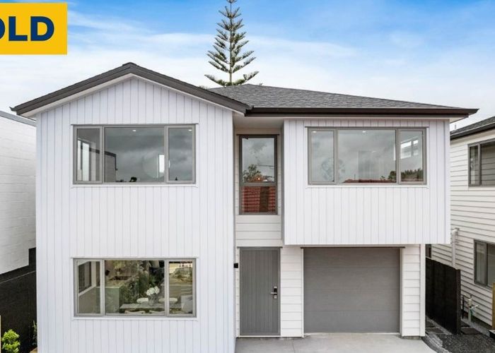  at 1E Stottholm Road, Titirangi, Auckland