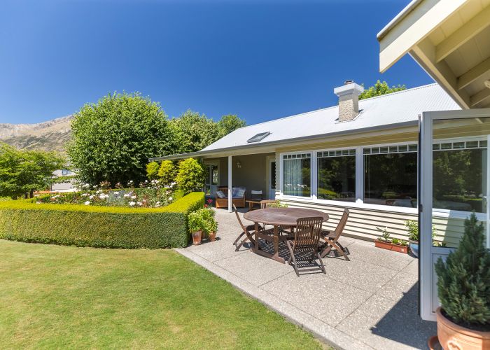  at 33 Ferry Hill Drive, Lower Shotover