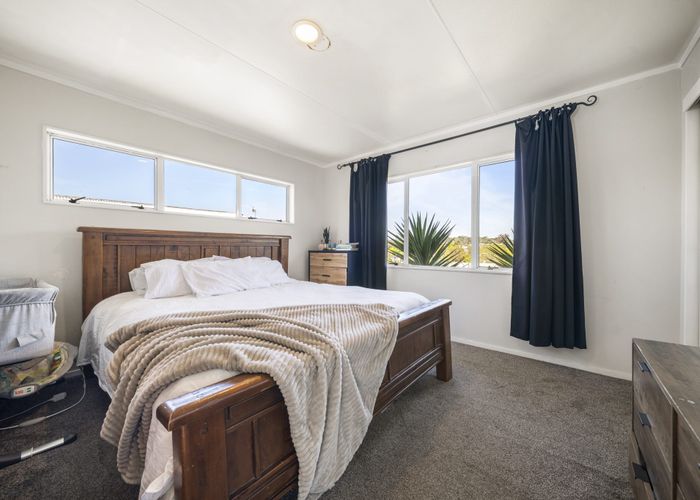  at 57 Chislehurst Street, Henderson, Waitakere City, Auckland