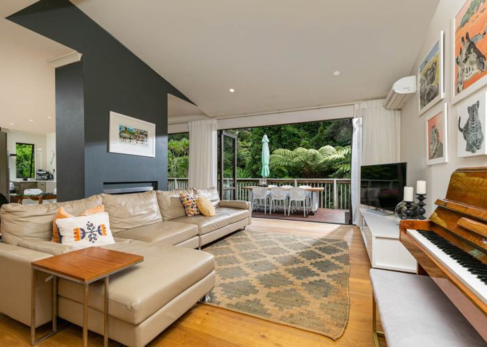  at 7 Springwater Vale, Unsworth Heights, Auckland