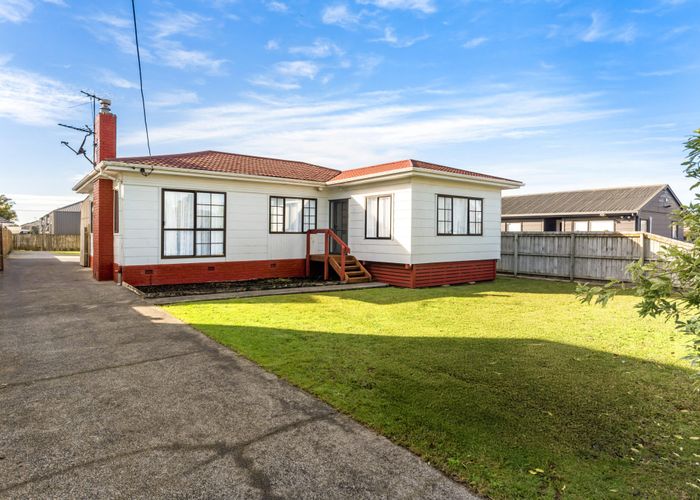  at 32 Churchill Avenue, Manurewa, Manukau City, Auckland