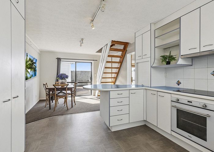  at 39 Bodmin Terrace, Camborne, Porirua, Wellington