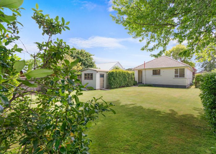  at 141 Aorangi Road, Bryndwr, Christchurch