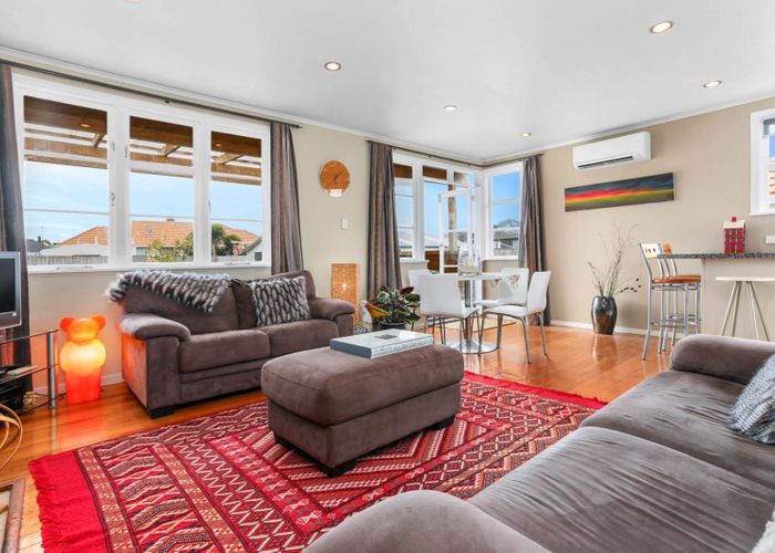  at 8 Sollum Road, Panmure, Auckland
