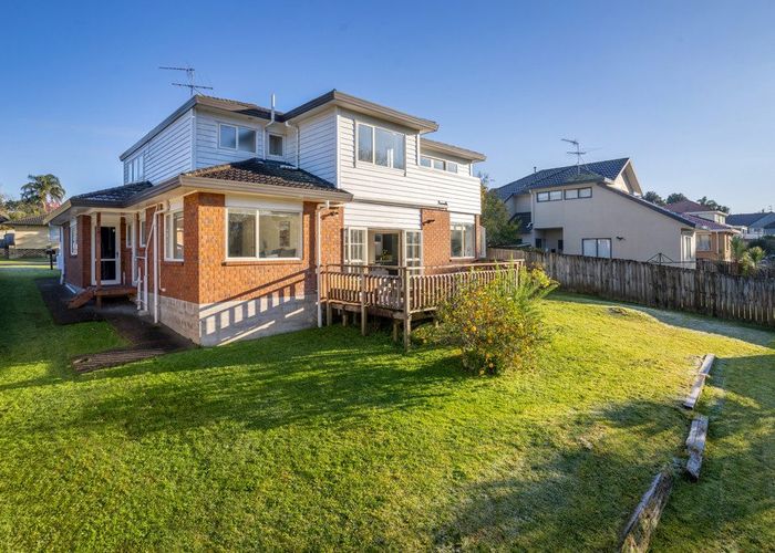  at 39 Millstream Drive, Henderson, Auckland