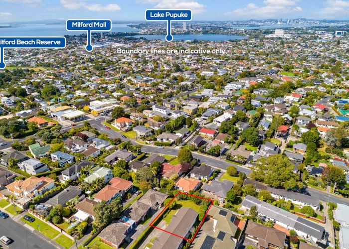  at 2/10 Richards Avenue, Forrest Hill, Auckland