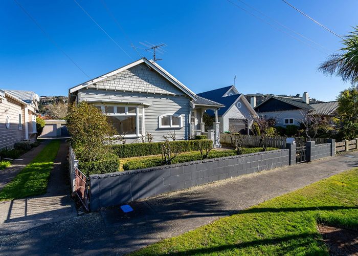  at 14 Pretoria Avenue, Saint Clair, Dunedin