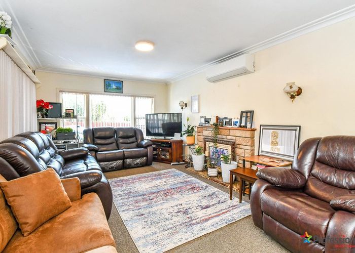  at 11 Staines Avenue, Mangere East, Auckland