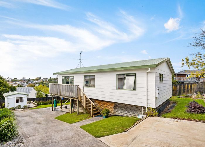  at 1 Maywood Crescent, Glen Eden, Auckland