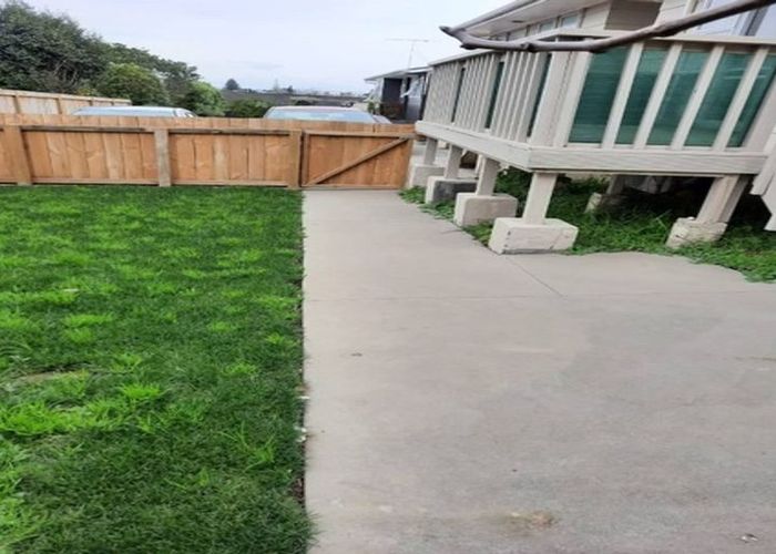  at 84a Greenslade Cres, Northcote, North Shore City, Auckland